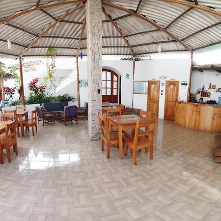 Hostal White House Galapagos بويرتو أيورا المظهر الخارجي الصورة