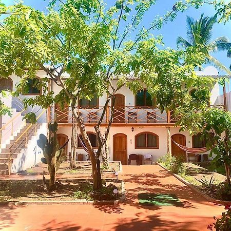 Hostal White House Galapagos بويرتو أيورا المظهر الخارجي الصورة