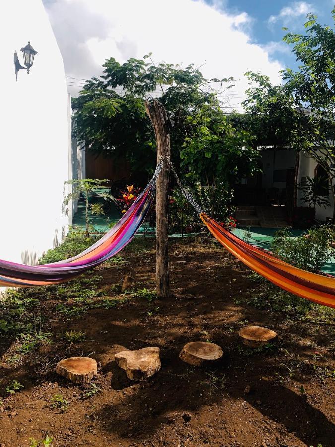 Hostal White House Galapagos بويرتو أيورا المظهر الخارجي الصورة