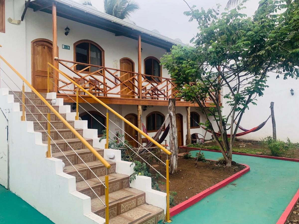 Hostal White House Galapagos بويرتو أيورا المظهر الخارجي الصورة