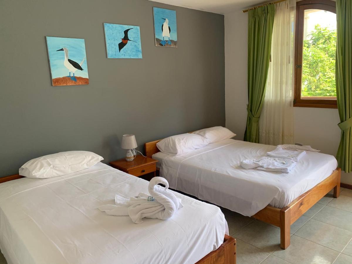 Hostal White House Galapagos بويرتو أيورا المظهر الخارجي الصورة