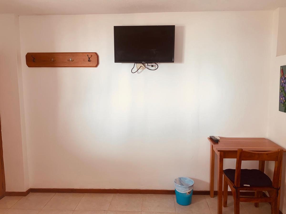 Hostal White House Galapagos بويرتو أيورا المظهر الخارجي الصورة