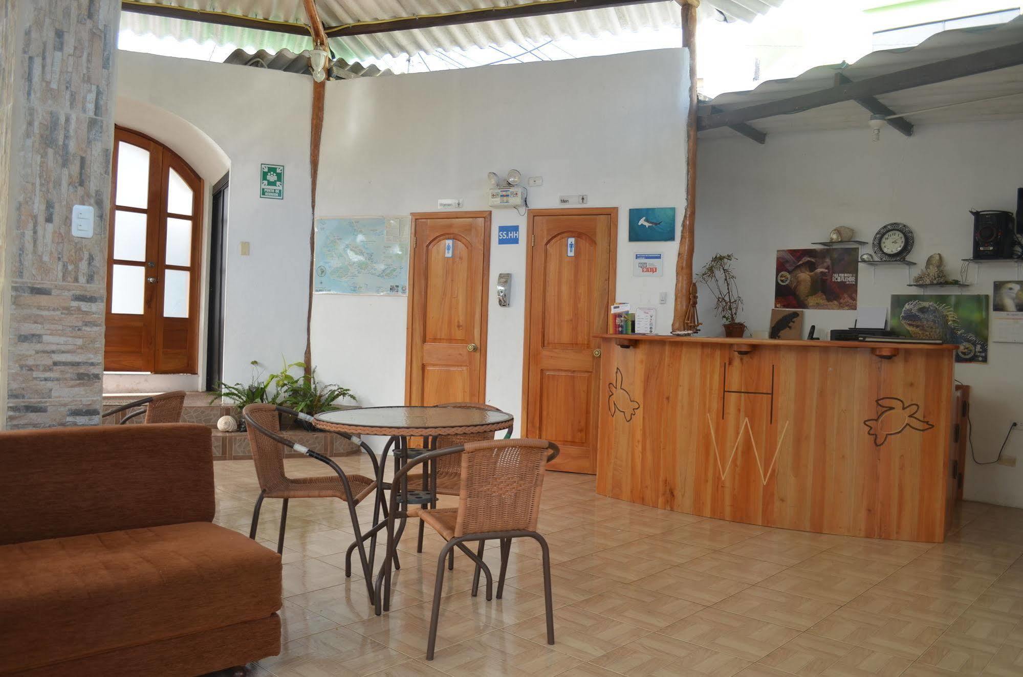 Hostal White House Galapagos بويرتو أيورا المظهر الخارجي الصورة