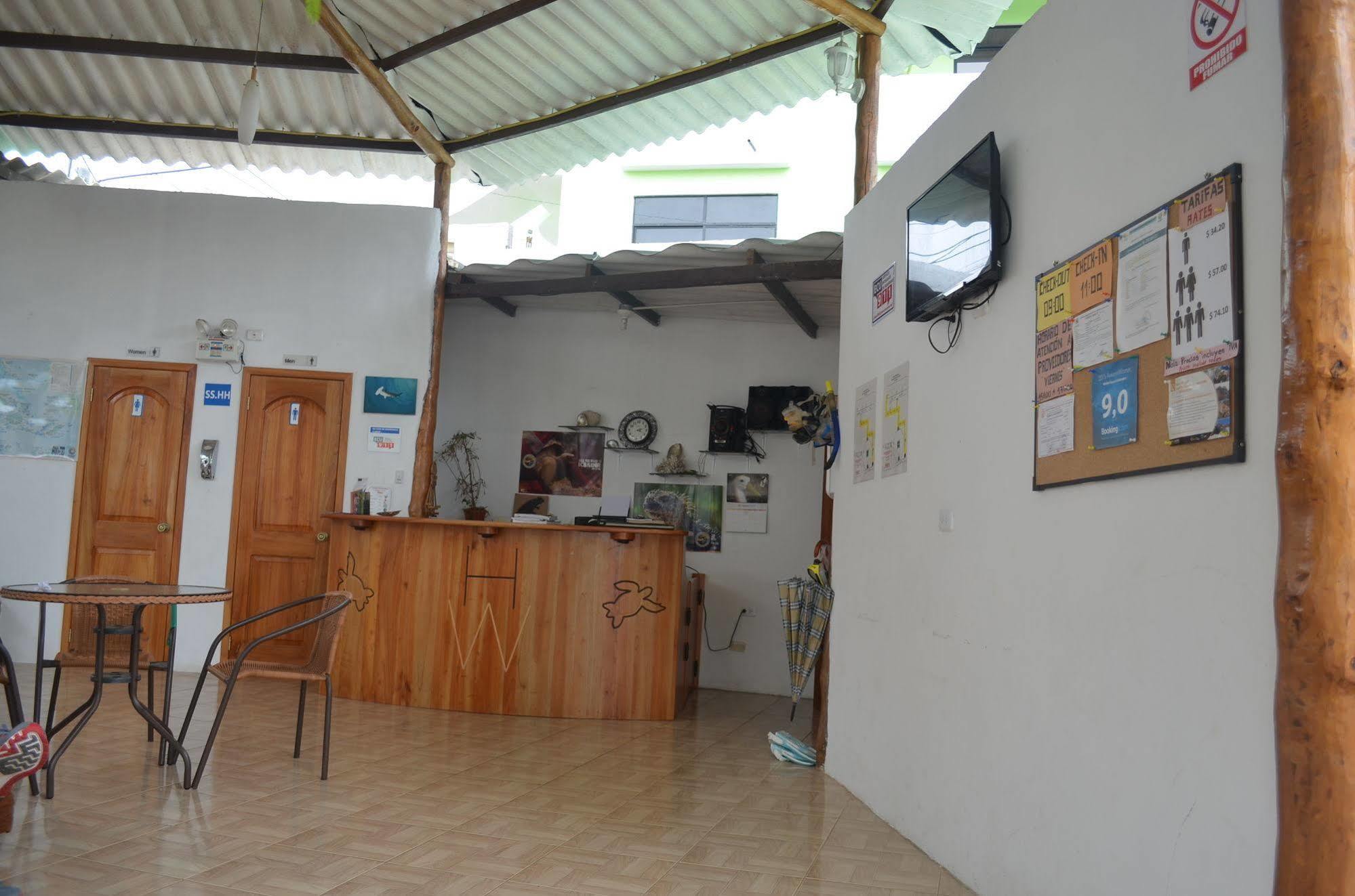 Hostal White House Galapagos بويرتو أيورا المظهر الخارجي الصورة